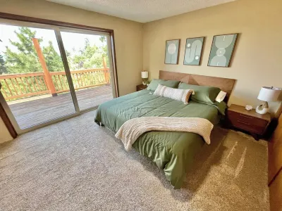 🌲Lake View Nature House with Theatre🌲 Hotels near Klamath County Museums