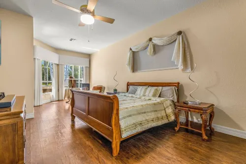 Cozy retreat in Spring Hill, 3 beds, 3 baths w/heated Pool  and Hot Tub
