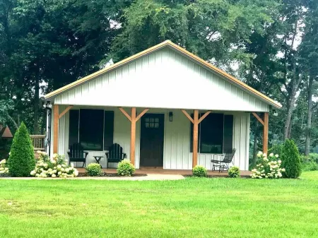 River Run Cottage at Horseshoe Bend Farm