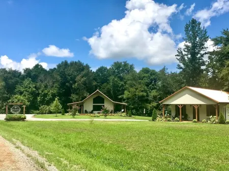 River Run Cottage at Horseshoe Bend Farm