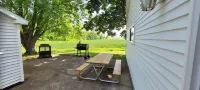 Large property close to the Mississippi River. Sleeps up to 12. Pet Friendly.