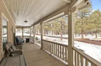 Serene Historic Cottage: Mountain Views, Hot Tub, Fire Pit, Fireplace, Snowbowl