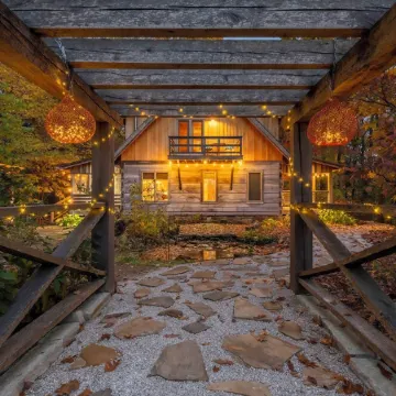 Artisan Log Haven: 40-Acre Forest Sanctuary