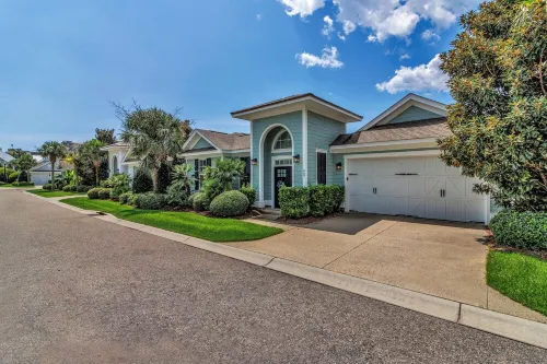 North Beach Resort- Fresh Clean Home- Walk to Ocean, Resort Pools, Lazy River!