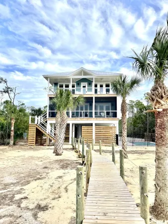Built in 2021 - Bayfront- Pool -Dock - Elevator - Short Walk to Beach