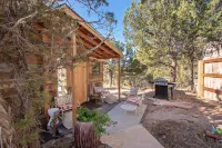 Modern Tiny Home w/ Grill, 25 Min. To Skiing, 3 Min. to Shops and Restaurants!