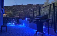 Desert Valley Stay - Mountain Views