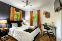 Huge Yard, BBQ, Fire-Pit, Devils Den & Rainbow Springs, Sleeps 5, Near HITS