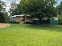 Retreat to the peaceful Tennessee countryside. Pet-friendly.