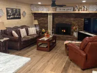 Treasured Moments Tiny Cabin Cottage in town and close to everything... Hotels in Page County