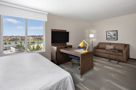 Hampton Inn & Suites San Diego Liberty Station