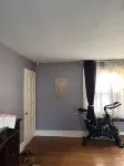 Comfy Tudor in suburban setting, 5mi from Center City Philadelphia. Coffee bar!