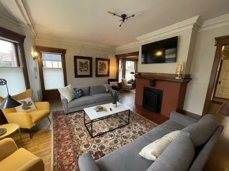 Meticulously Restored Tosa Village Historic Home Отели рядом с достопримечательностью «Time Square Watch Shop»