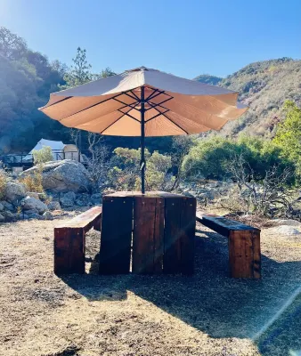 Paradise Ranch Inn- Mindful Tent: Glamping tent in Sequoia National Forest 세쿼이아 국립공원 주변 호텔