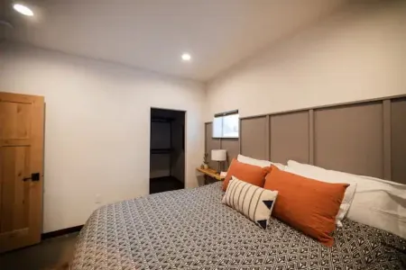 Beautiful, 1 Bedroom in the Hills of Fairbanks