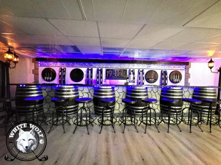 Charming 4-bedroom farmhouse in tranquil Reidsville with WiFi, AC, BAR