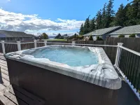 5Br Vacation Home Hot Tub/Game Room/Water Views/BBQ/Firepit/LG Yard Hotels in Camano
