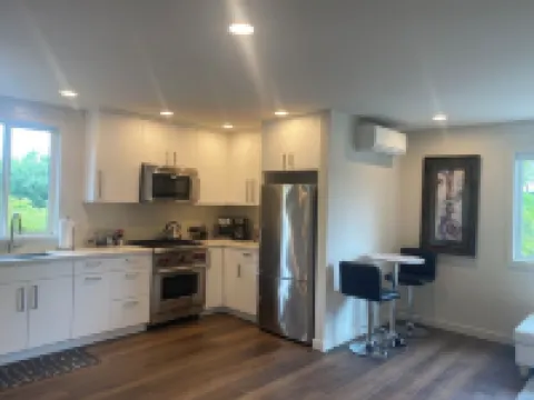 Contemporary One Bedroom Oasis in Downtown Kirkland Hotels in Kirkland