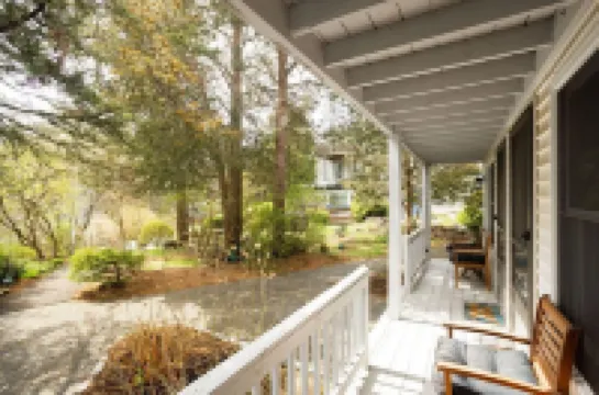 Cozy Nautical Getaway in Cape Neddick