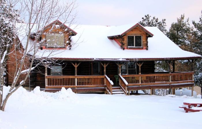 Cozy Amish built cabin in the heart of the Kickapoo Valley Reserve State Park.
