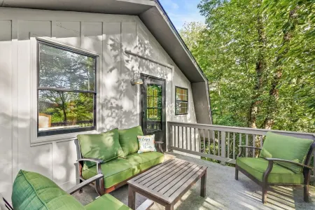 Walk To Downtown!  The Carriage House At Blowing Rock Отели рядом с достопримечательностью «Мозес Кон Манор»