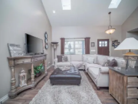 New! Charming Home in the Heart of Bemus Point, Lake Chautauqua, NY