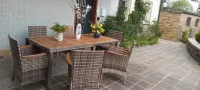 Beautiful Apartment with garden, patio, balcony, and free parking in Röslau