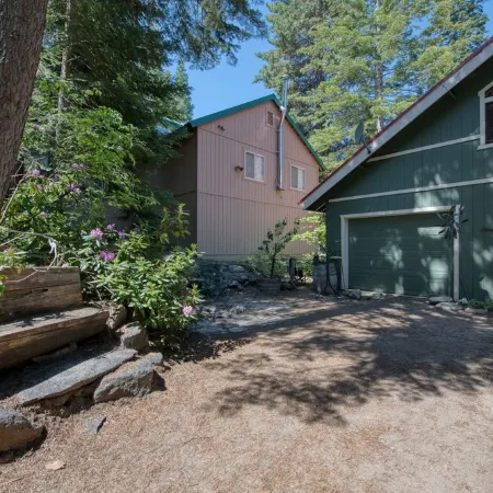 Large Family Retreat---6 BEDROOMS, Sleeps 16!!