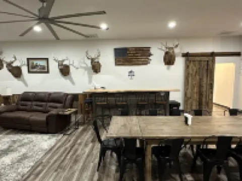 Spacious 8 Bedroom Lodge