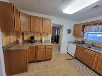 Sunkist beach house. Lake side house 3 bedroom house