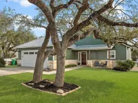 Designer Home in the Heart of Historic Dripping Springs-The Murray House Hotels in Dripping Springs