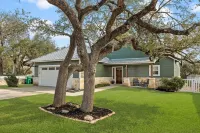 Designer Home in the Heart of Historic Dripping Springs-The Murray House