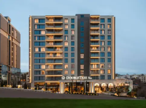 ดับเบิ้ลทรี บาย ฮิลตัน อัมมาน โฮเทล แอนด์ เรสซิเดนซ์