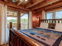 Log Home with Amazing Views of MT. Mitchell/Fireplace /Hot Tub/Pet Friendly Hotels in Broad River