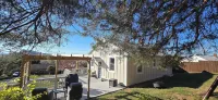 Hillside 3-bedroom bungalow 1 mile from Harrisonburg City limits, great views!