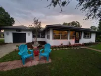 Fully Furnished Entire house, fenced yard.Pets OK. 30 min to Legoland