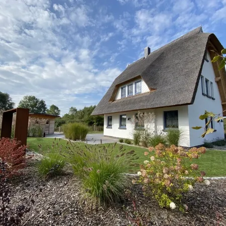Holiday Home - Enjoy Rügen`s coast in the new maritime country house!