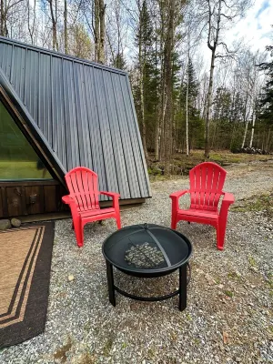 Little Black Aframe by the Brook- 5m to Waterfall Hotels in Thurman