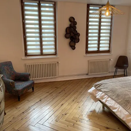Large fisherman's house, 4 bedrooms and 1 interior courtyard, close to the sea!