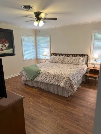 Clean & Comfortable Home in the Pines - 3-bedroom, 2-bath home, family-friendly