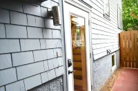 Modern Suite Nearby Convention Center (2bd, 1bth)