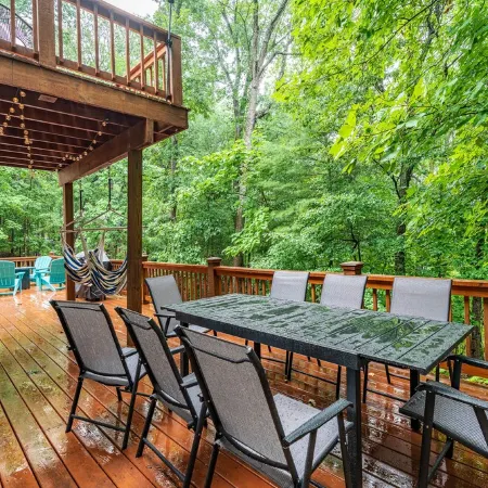 Spacious 4Br Gameroom, Fire Pit, Large Deck, Stocked Kitchen, Workstations