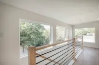 Modern Loft in 'Little Italy' - Minutes from Downtown KC