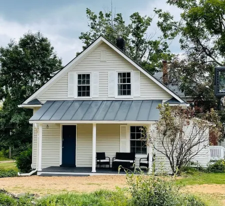 Cozy Country Getaway in the Heart of Upperville