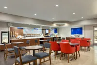 Holiday Inn Express & Suites BAKERSFIELD CENTRAL by IHG - breakfast