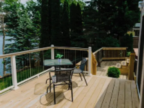 Lake Side Guest House with Hot Tub Hotels in Newaygo County