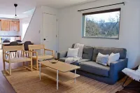 Modern Riverfront Getaway on Little Miami River Symmes Township住宿飯店