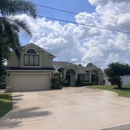 Spacious PGA Golf & Mets Stadium Retreat
