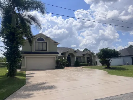 The Perfect Place Now with a King Size Bed