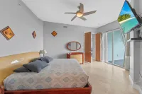 Modern Penthouse with Direct Ocean Front Views!